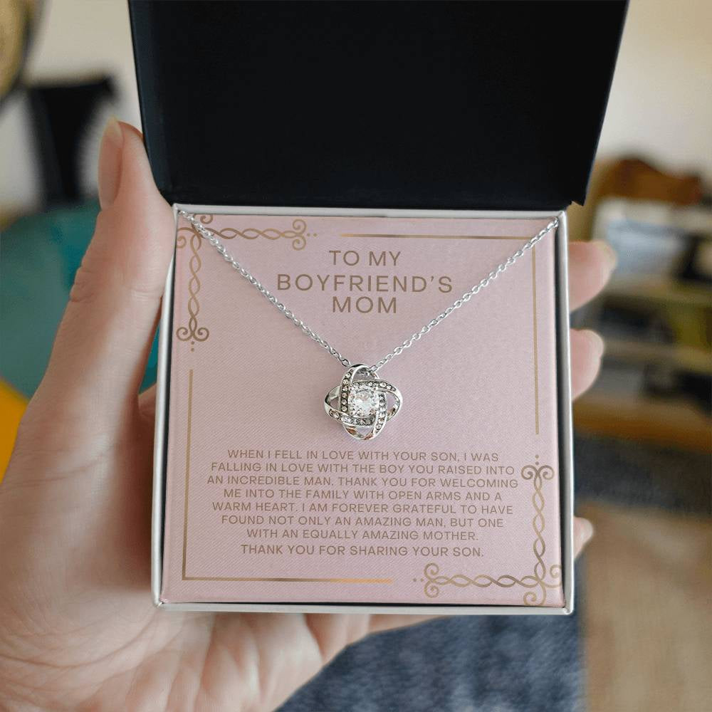 Boyfriend'S Mom Falling in Love Necklace