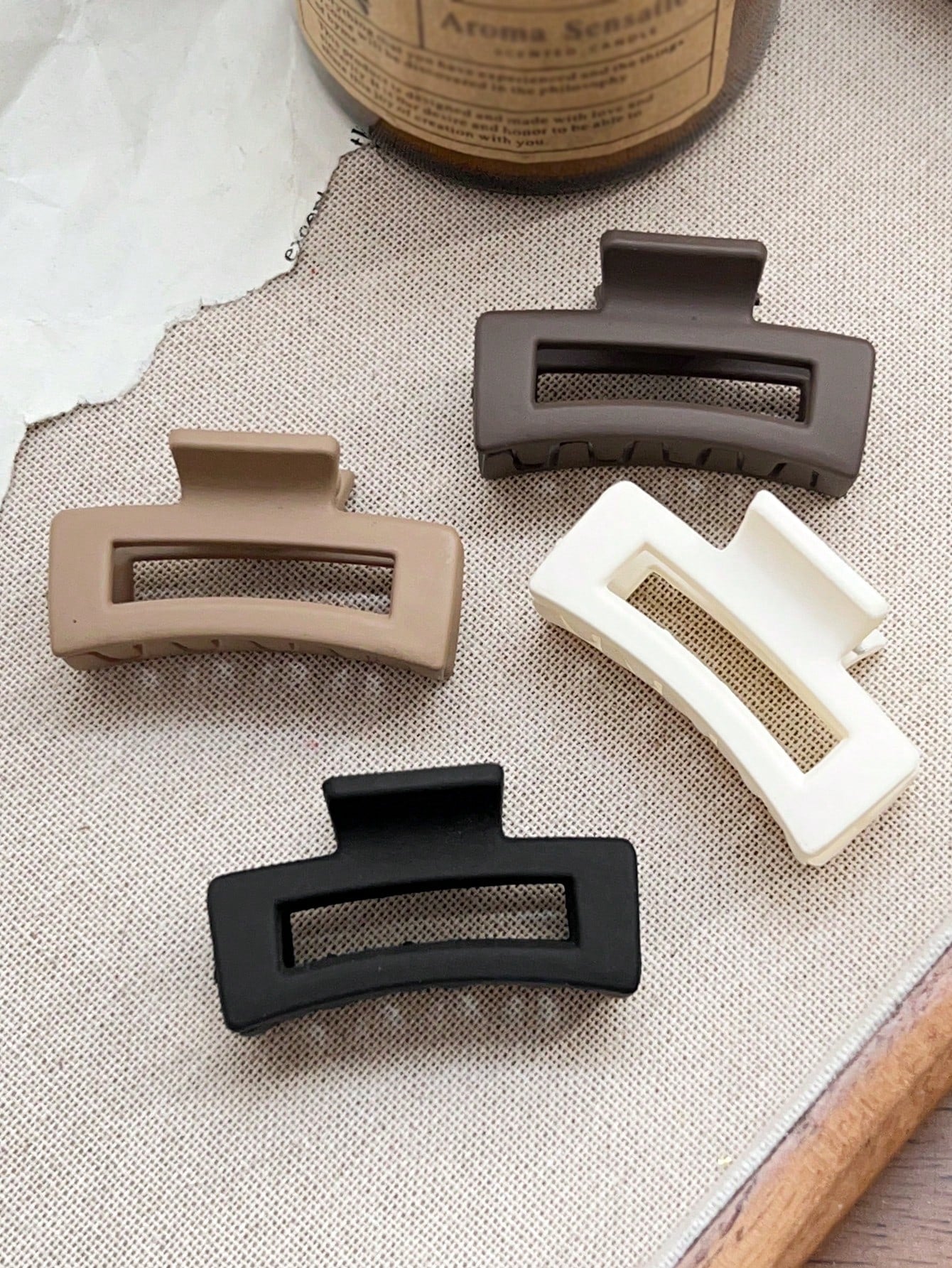 4Pcs Matte Milk Tea Color 4.5Cm Square Hollow Cute Hair Clips, Small Matte Beach Style Accessories for Autumn/Winter Hair Claws Claw Clips Hair Jaw Clip Hair Clamps Hair Clutch Hair Catcher Clip