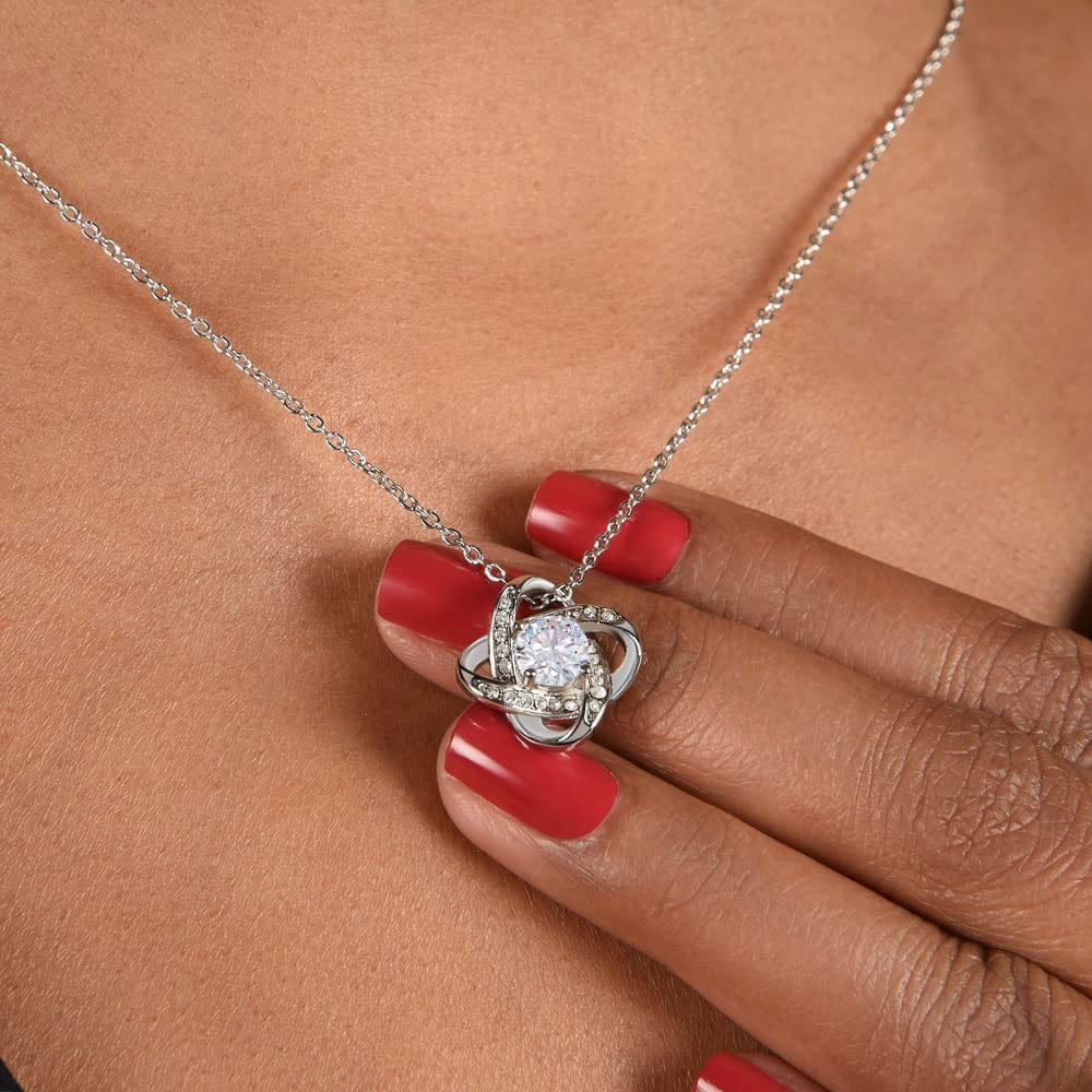 Boyfriend'S Mom Falling in Love Necklace