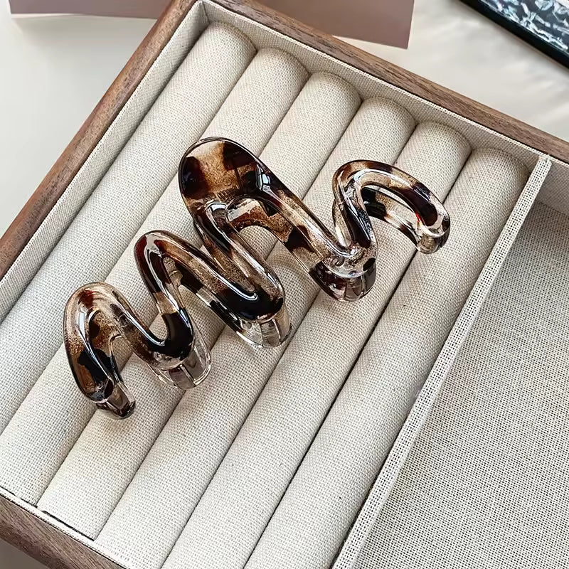 Feminine Glossy Hair Claw