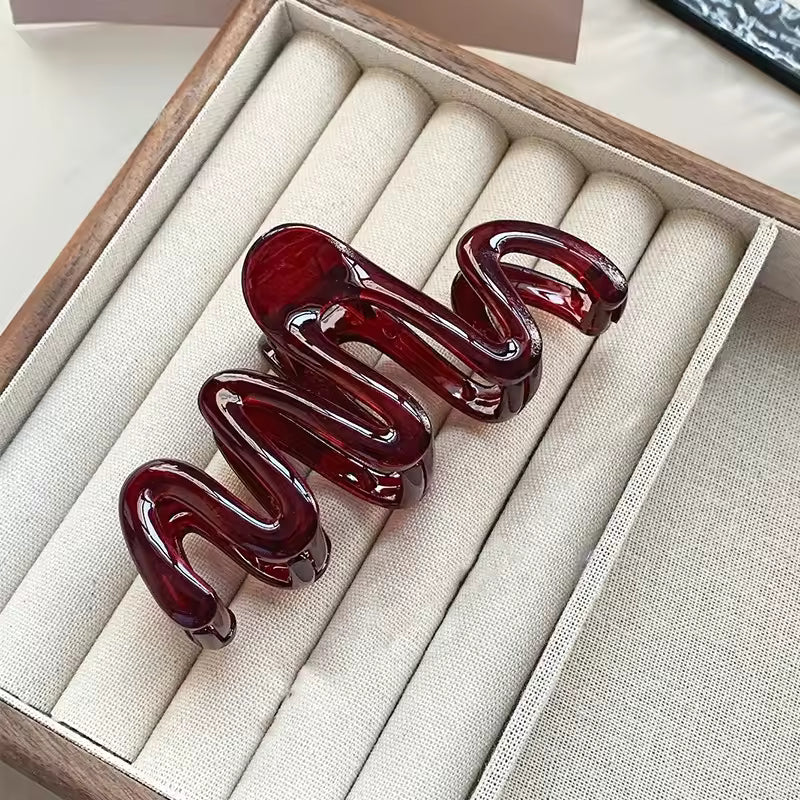 Feminine Glossy Hair Claw