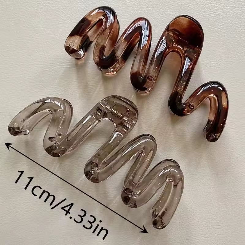 Feminine Glossy Hair Claw