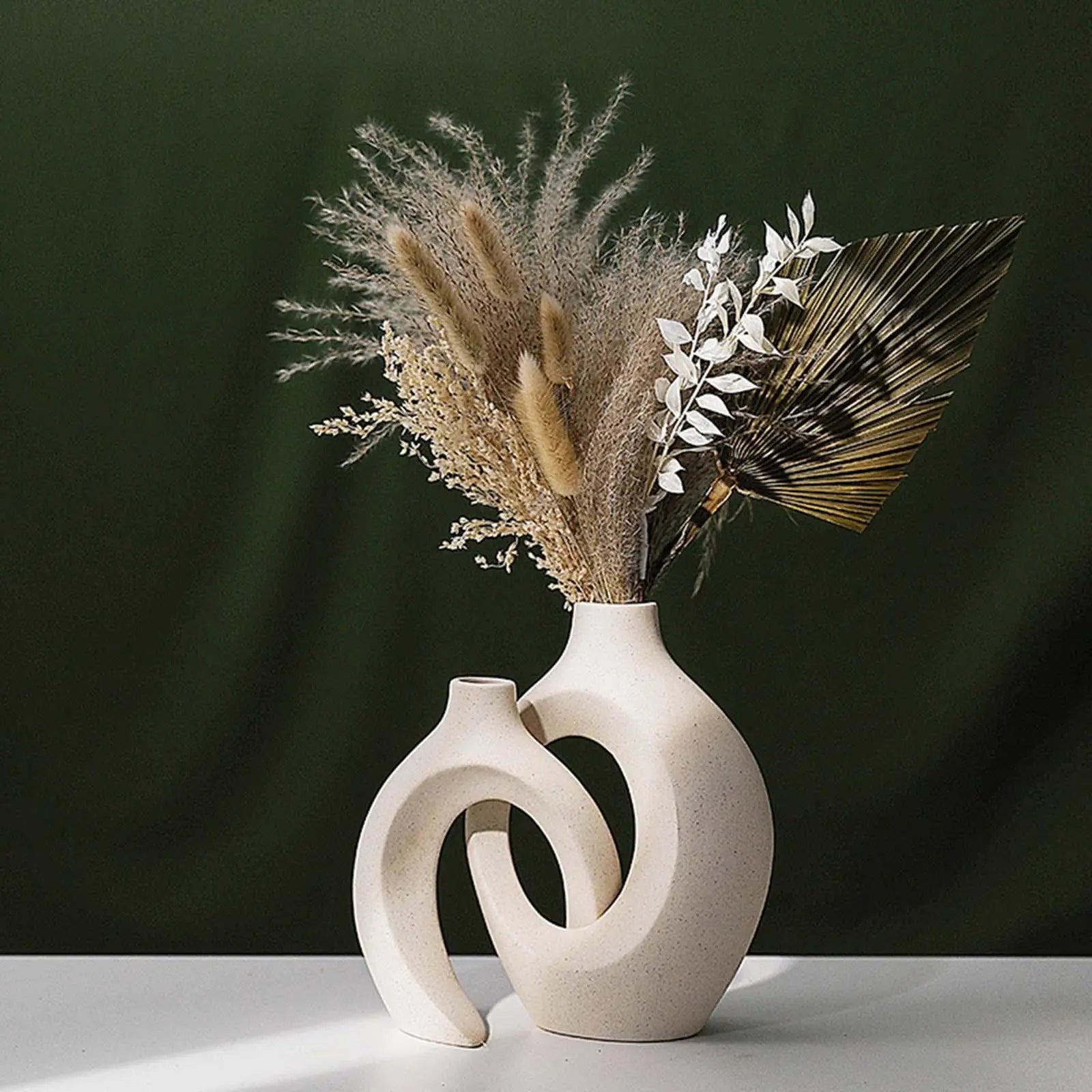 2 Pieces Nordic Style Flower Vase Flower Arrangements Planter Pots Tabletop Centerpieces Statue Decorative Bud Vase for Entrance