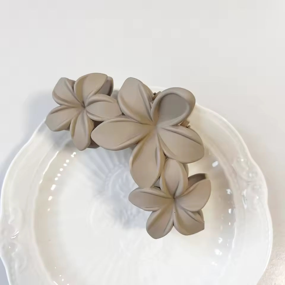Feminine Flower Hair Claw