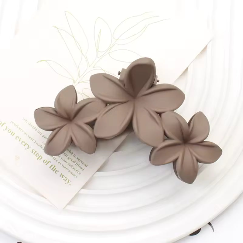 Feminine Flower Hair Claw