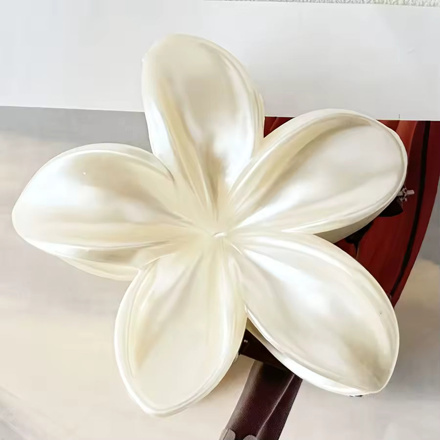 Feminine Flower Hair Claw