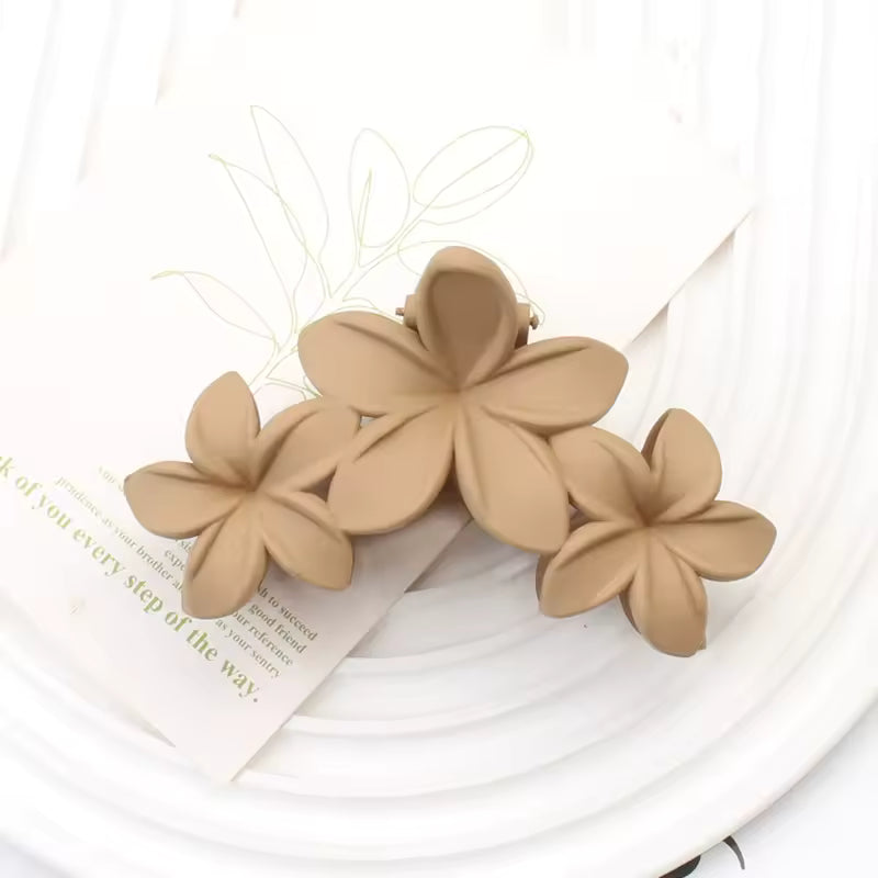 Feminine Flower Hair Claw
