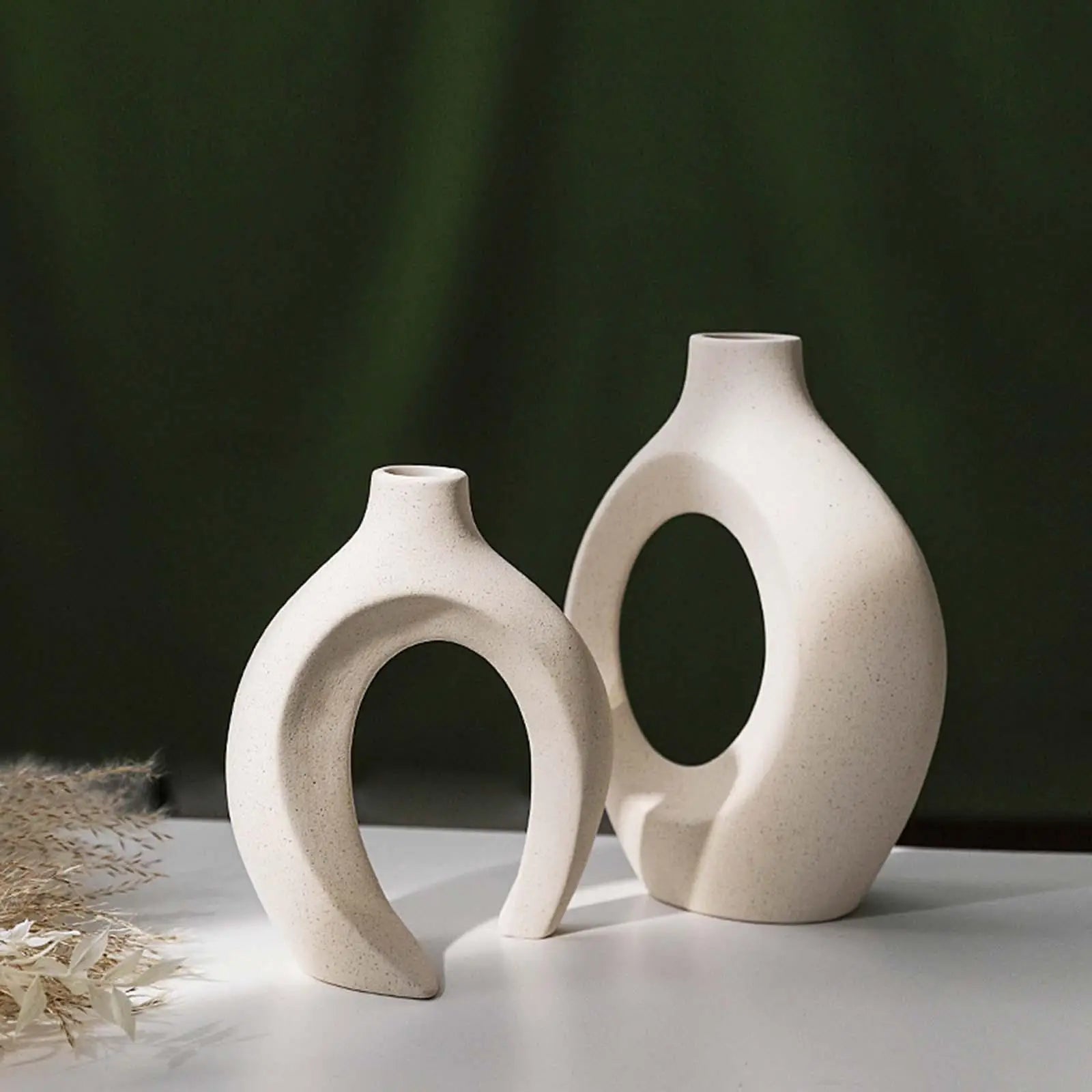 2 Pieces Nordic Style Flower Vase Flower Arrangements Planter Pots Tabletop Centerpieces Statue Decorative Bud Vase for Entrance